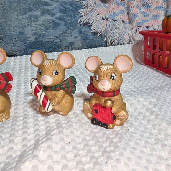 VINTAGE HOMCO HOME INTERIORS SET OF 4 CHRISTMAS MOUSES MICE - Picture 3 of 4